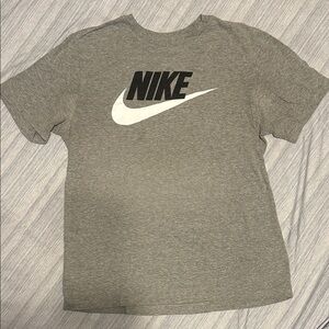 Nike Gray Short Sleeve Tee